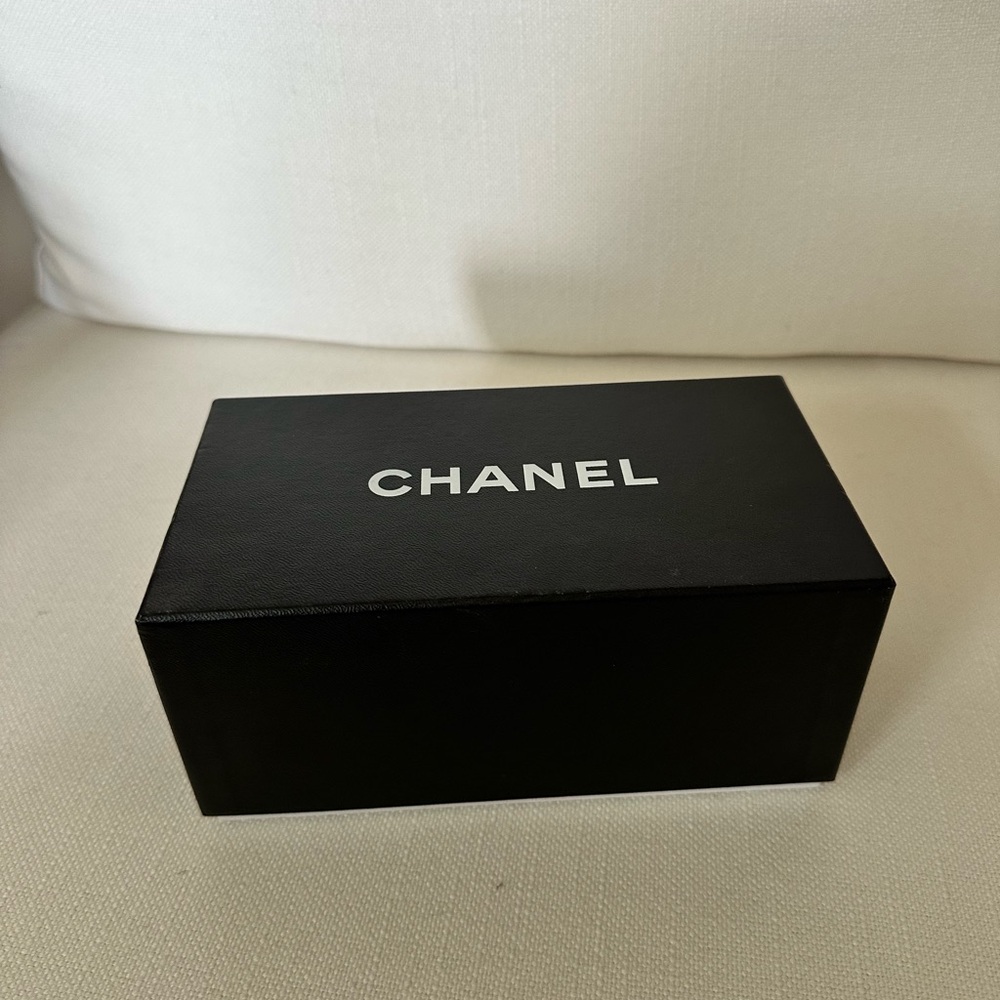 CHANEL SUNGLASS CASE BOX NO SUNGLASSES
